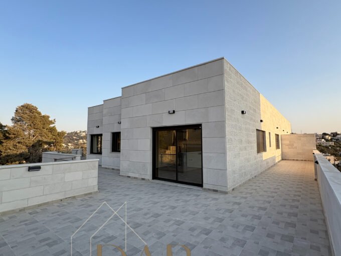 Half-Floor Rooftop in Al Fuheis – Amman, Jordan