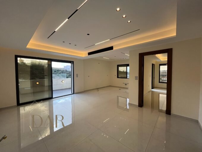 Full-Floor Rooftop Apartment in Rajm A'meish – Amman, Jordan